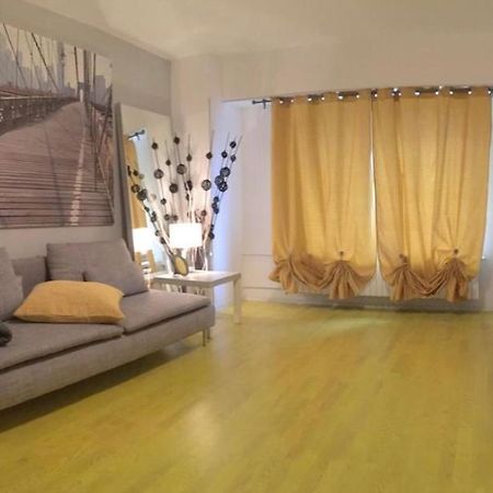 Green Apartment With Terrace 12 Бухарест Екстер'єр фото