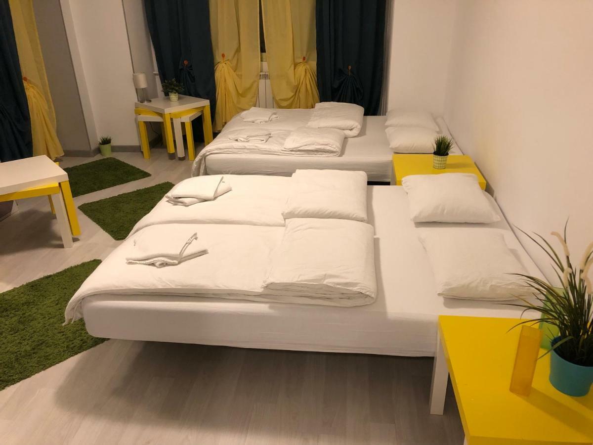 Green Apartment With Terrace 12 Бухарест Екстер'єр фото