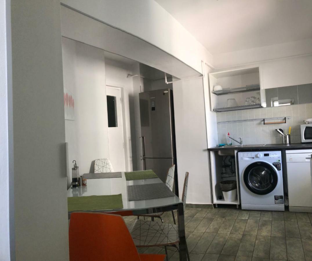 Green Apartment With Terrace 12 Бухарест Екстер'єр фото