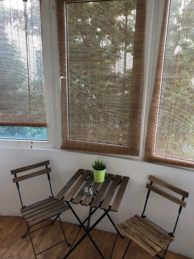 Green Apartment With Terrace 12 Бухарест Екстер'єр фото