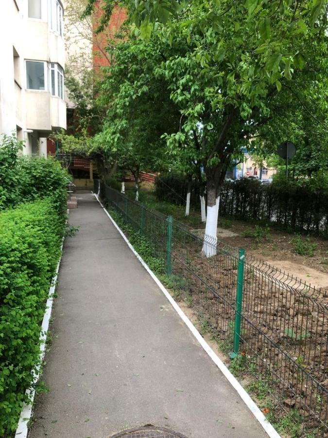 Green Apartment With Terrace 12 Бухарест Екстер'єр фото
